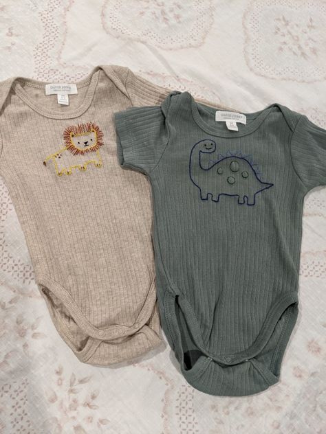 Newborn Embroidery Clothes, Onsie Embroidery Ideas, Onesie Embroidery, Embroidery Onesies, Baby Onesie Embroidery, Baby Clothes Embroidery Ideas, Embroidery On Baby Clothes, Hand Embroidered Onesie, Embroidered Baby Onesie