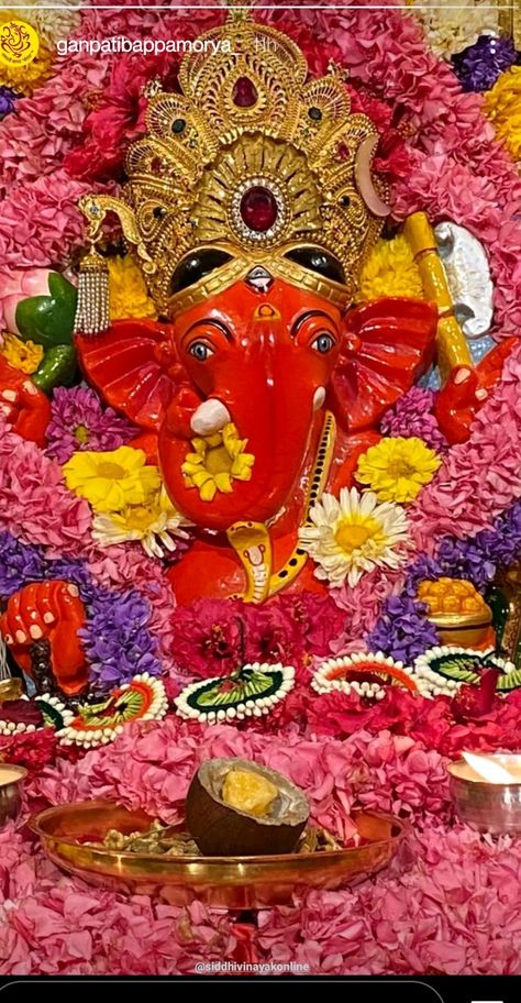 Famous mumbai siddhivinayak ❤️❤️ Siddhivinayak Images, Siddi Vinayaka Images, Sidhi Vinayak Ganpati, Sidhi Vinayak Mumbai, Mumbai Siddhivinayak, Siddhivinayak Ganesha, Ganesha Images, Ganpati Bappa Wallpapers, Wallpaper Iphone Boho