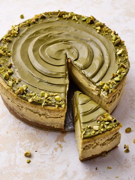 Pistachio Paste Recipe, Bonni Bakery, Pistachio Cheesecake Recipe, Pistachio Recipes Desserts, Graham Cracker Butter, Pistachio Paste, Pistachio Dessert, Fruit Cheesecake, Pistachio Cheesecake