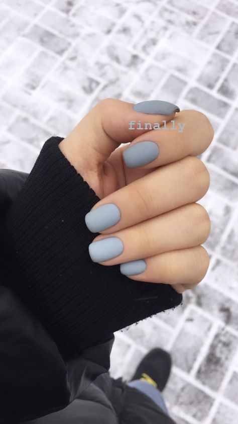 Matte Gray Blue Nails, Solid Color Nails Matte, Short Solid Color Dip Nails, Flat Color Nails, Cute Short Matte Nails, Solid Nail Inspiration, Nail Ideas Matte Short, Dark Matte Nails Short, Matte Dusty Blue Nails