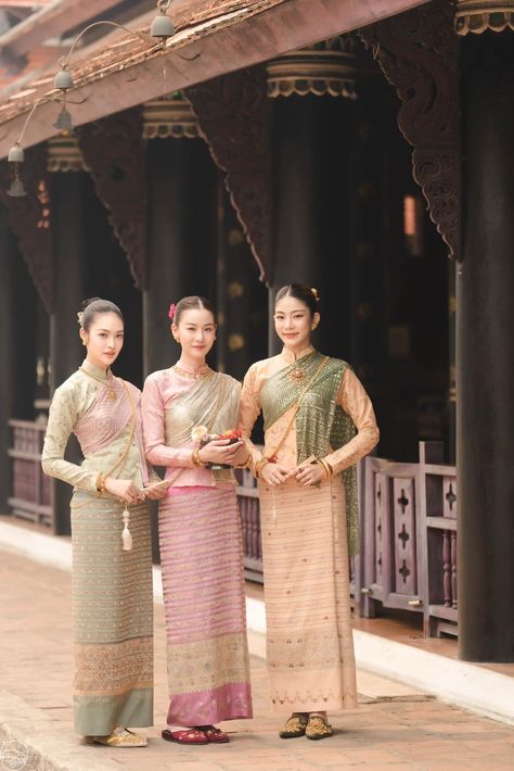 Thailand Traditional Dress, Thai Traditional Clothing, Asian Traditional Fashion, Thailand Traditional, Thailand Dress, Traditional Thai Clothing, Thai Costume, Thai Wedding Dress, Thai Fashion