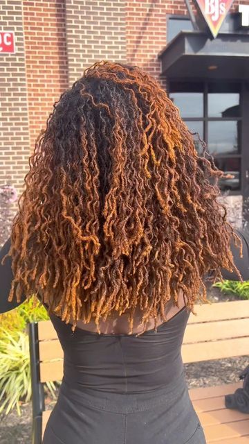 Auburn Sisterlocks, Layered Microlocs, Auburn Microlocs, Copper Colored Microlocs, Sisterlocks Color Ideas, Dyed Microlocs Black Women, Blonde Micro Locs, Brown Sisterlocks, Ginger Sisterlocks