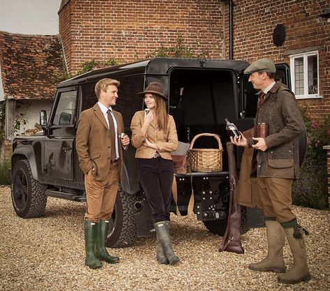 English Countryside Fashion, Countryside Fashion, British Country Style, Country Gentleman, English Gentleman, Tweed Jackets, Country Attire, British Country, Country Lifestyle