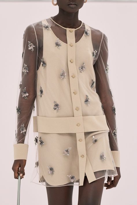 Elegant Outfit Classy, Spring 2025, Runway Looks, Nyc Fashion, Art Dress, Spring Dress, Elegant Outfit, Summer Outfits Women, Spring Collection