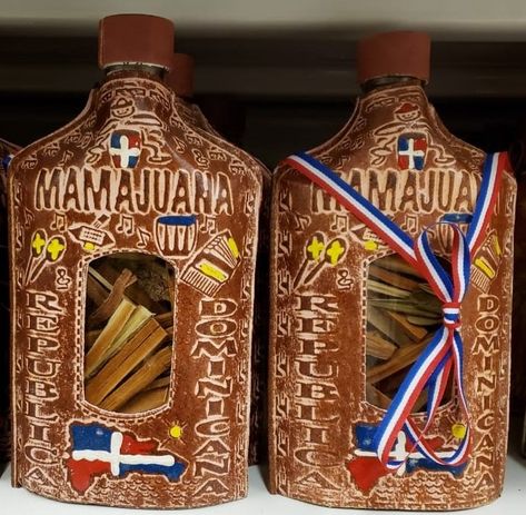 WINE DOWN WEDNESDAY - DOMINICAN REPUBLIC - MAMAJUANA Mamajuana, which is often spelled out as two words, is the Dominican national cocktail. In a glass, it exudes smoke, spices, and caramel notes that drop off into an abyss of flavors that include the occasional herbal-sharp, tincture-like edge. A popular cocktail is a "Mijita" which is similar to a Mojito but with MamaJuana. Mamajuana Dominican Republic, Dominican Cocktails, Mamajuana Rum, Dominican Drinks, Wedding Core, Drink Rum, Wine Down Wednesday, Baby Maker, Spirit Drink