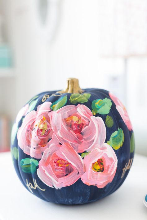 paintedpumpkin-6 Creative Pumpkin Decorating, No Carve Pumpkin Decorating, Diy Unicorn, Halloween Memes, Painted Pumpkin, Creative Pumpkins, Pumpkin Carving Templates, Pumpkin Party, Pumpkin Art