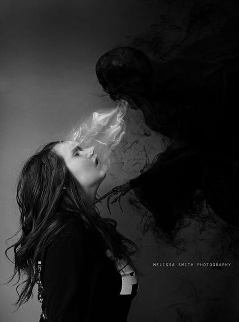 Sucking the soul Dark Entity, Ange Demon, Dark Places, Grim Reaper, 인물 사진, Images Gif, Black Art, Dark Side, Dark Art