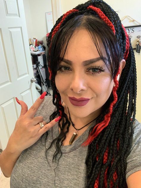 Red And Black Braids With Curls, Red And White Braids, Red And Black Braids, Box Braids With Bangs, Red And Black Box Braids, Black And Red Braids, Individual Braids Hairstyles, Hairstyles To Do With Braids, Braids With Bangs