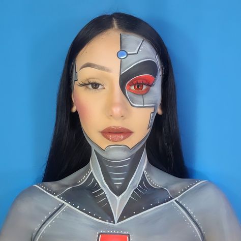 Robot Makeup Look, Halloween Cyberpunk, Robot Makeup, Cyberpunk Theme, Futuristic Woman, Cyberpunk Makeup, Paint Halloween, Animal Makeup, Face Painting Halloween