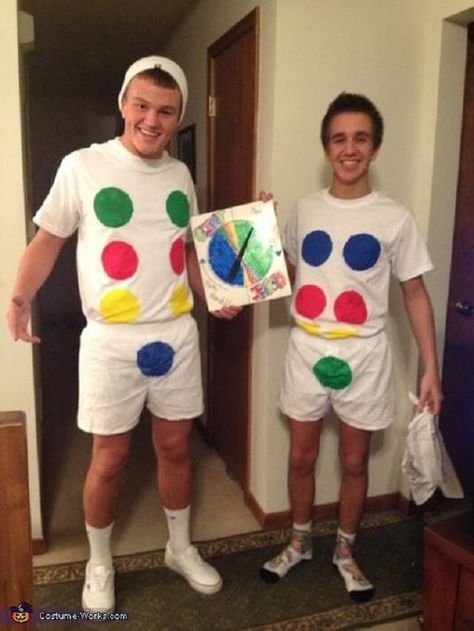 Funny & Easy College Halloween Costumes for Guys! Check out our awesome list of Halloween costumes for college guys that everyone will remember! Twister Costume, Mens Halloween Costumes Diy, List Of Halloween Costumes, Gay Halloween Costumes, Gay Costume, 3 People Costumes, Easy College Halloween Costumes, Cosplay Men, Carnaval Outfit