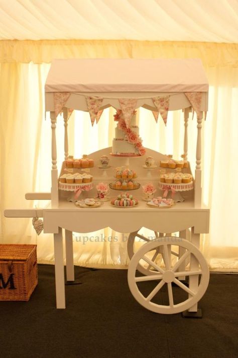 Vintage Wedding Cart Dessert Table Cupcakes Lavender, Wedding Sweet Cart, Wedding Cart, Wedding Candy Cart, Dessert Cart, Madeira Cake, Sweet Cart, Bar Deco, Candy Car