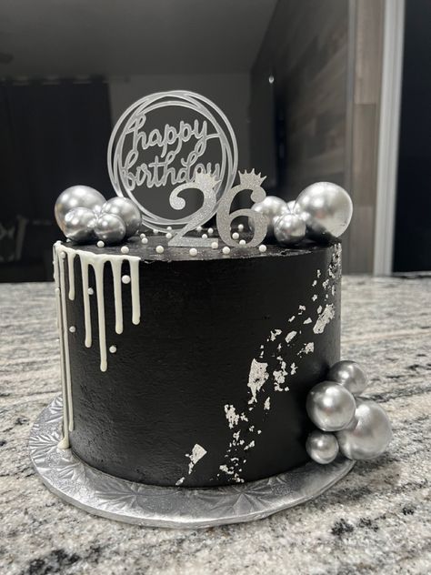 White And Silver Cake Design, Black White And Silver Cake Ideas, Black And Silver 18th Birthday Cake, Black And Grey Birthday Cake, Black Cake Designs For Men, 21 Birthday Cake For Men, Black And White Birthday Cake Ideas, Black And Silver Theme Cake, Silver And Black Theme Birthday Party