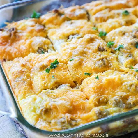 Perfect for brunch! The BEST breakfast casserole we have had! Packed with sausage, eggs, and cream cheese, it has all of the delicious flavors but is so easy to make. Perfect for Easter, Christmas morning, or a brunch get together! Breakfast Casserole Cream Cheese, Cream Cheese Breakfast Casserole, Brown Cheese, Sausage Cream Cheese, Cream Cheese Breakfast, Egg Cream, Best Breakfast Casserole, Christmas Breakfast Recipe, Cheese Bake