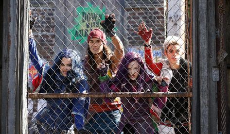 Descendants Songs, Disney Descendants Characters, Descendants Mal, Descendants Movie, Descendants Characters, Disney Descendants Movie, Descendants Disney, Mal And Evie, Disney Channel Descendants