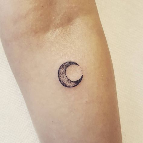 Little handpoked crescent moon for Briana's first tattoo, thank you for trusting me with this. 🌜 #handpokers #machinefreetattoo #tattoo #flash #ink #vancouver #liquidamber #tattooapprentice #tiny #delicate #dotwork #blackwork #details #westcoast #moon #firsttattoo #radclients #custom #crescentmoontattoo #design #art #illustration Small Black Tattoos, Celestial Tattoo, Crescent Moon Tattoo, Creative Tattoo, Stick N Poke, Mom Ideas, Tattoo Apprentice, Hand Poke, Stick And Poke