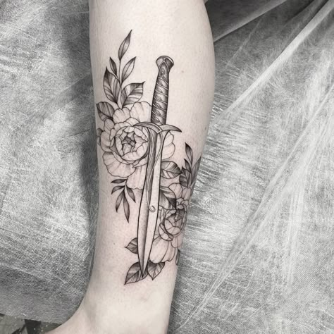 Nina on Instagram: “Sting #lotrtattoo #lotr #lordoftheringstattoo #swordtattoo #sword #flowertattoo #floraltattoodesign #blackworktattoo #finelinetattoo…” Lotr Flowers Tattoo, Sting Lord Of The Rings Tattoo, Lord Of The Rings Sting Tattoo, Lotr Swords Tattoo, Sting Lotr Tattoo, Lotr Sting Tattoo, Sting Tattoo Lotr, Lotr Sleeve Tattoos, Sting Tattoo