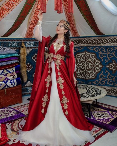 Uzbekistan Wedding Dress, Traditional Kazakh Dress, Kazakh Clothing Traditional Dresses, Uzbek Wedding Dress, Mongolian Wedding Dress, Traditional Kazakh Clothing, Kazakh National Costume, Lavender Mermaid Dress, Kazakh Dress