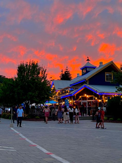 Blue Mountain Ontario, Mountain Images, Winter Princess, Ropes Course, Mountain Sunset, Mountain Resort, Blue Mountain, Dream Destinations, Open Air