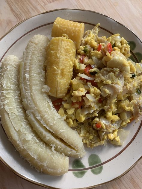 Ackee and Saltfish Carribean Meals, Ackee And Saltfish, Jamaican Breakfast, Ripe Plantain, Scotch Bonnet Pepper, Scotch Bonnet, National Dish, Green Banana, Jamaican Recipes