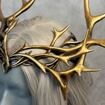 Fantasy Antlers Headdress, Antler Headdress Pagan, Deer Antler Crown, Deer Antler Headdress, Antler Crown Headpieces, Elf Inspired Outfit, Antler Accessories, Artemis Outfit, Stag Crown