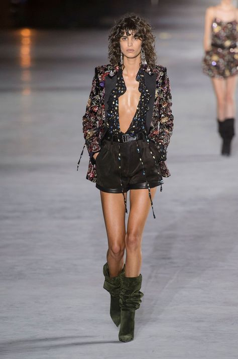 All the Looks From Saint Laurent Spring Summer 2018 Haute Couture Style, Saint Laurent Fashion, Fest Outfits, Party Mode, Spring Fashion Trends, Fashion Designs, Mode Inspo, Party Fashion, Fashion Week Spring