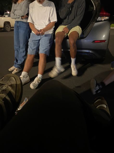 #friends #hangout #trunks #friendsatnight #summer #summeraesthetic #summervibes #aesthetic #friendsaesthetic #night #nightlife #cars #cartrunk Frat Boy Aesthetic, Friends Hangout, Friends Party Night, Friends Hanging Out, Boys Night, Nightclub Aesthetic, Guy Best Friend, Guy Best Friends, Boy Best Friend