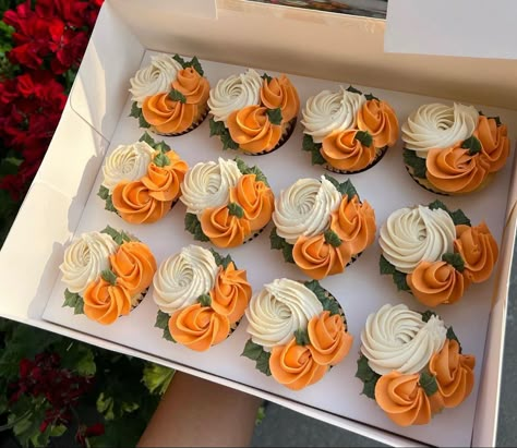 Orange And Green Cupcakes, Orange Floral Cupcakes, Burnt Orange Cupcakes Wedding, Orange And White Cupcakes, Orange Theme Cupcakes, Fall Cupcakes Wedding, Orange Cupcakes Decoration, Orange Flower Cupcakes, Thanksgiving Cupcake Ideas