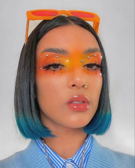 Black Bride Makeup, Euphoria Mood, Electro Festival Outfit, Starfield Library, Orange Makeup, Carnival Makeup, Kawaii Makeup, Graphic Makeup, Rave Makeup