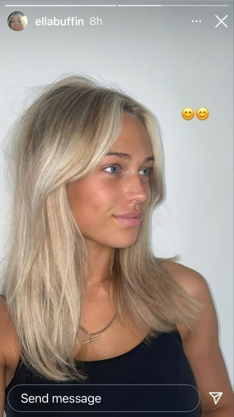 Light Blonde Hair, Your Horoscope, Peinados Fáciles Para Cabello Corto, Blonde Hair Looks, Blonde Hair Inspiration, Haircuts Straight Hair, Long Blonde, Short Blonde Hair, Cut My Hair