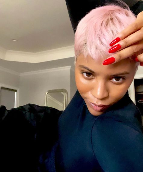 Renell Medrano, Pink Short Hair, Hair Muse, Pink Pixie, Short Hair Pixie Cuts, Big Big, Hair Laid, Hair Crush, Relaxed Hair