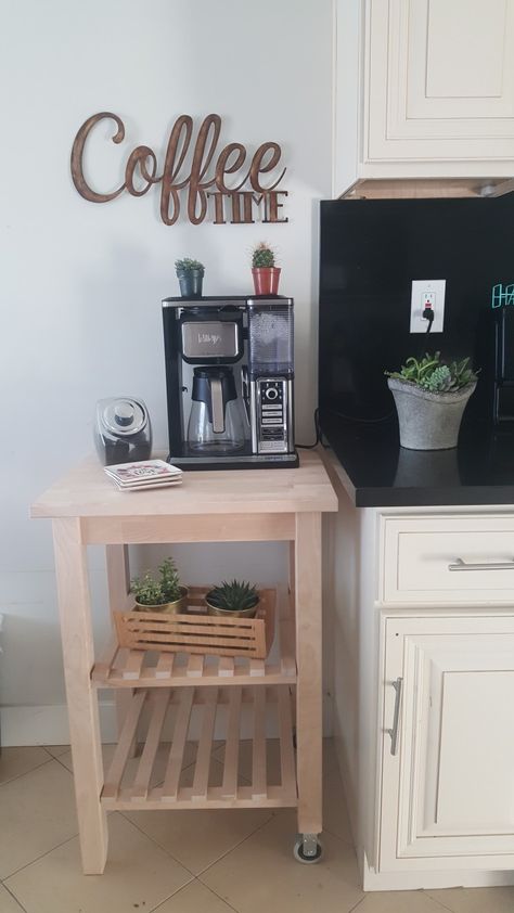 Small Table Coffee Bar, Simple Coffee Bar Ideas Diy, Small Coffee Bar Ideas Apartments, Tiny Coffee Bar, Mini Coffee Bar Small Spaces, Simple Coffee Bar, Home Coffee Bar Station, Table For Apartment, Coffee Bar Decorations