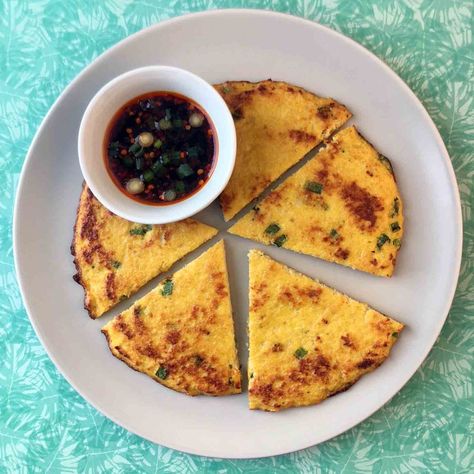 Low Carb Keto Scallion Pancake Recipe Scallion Pancake Recipe, Green Onion Pancake, Onion Pancake, Scallion Pancakes, Keto Pancakes, Pancakes Ingredients, Green Onion, Net Carbs, Low Carb Yum