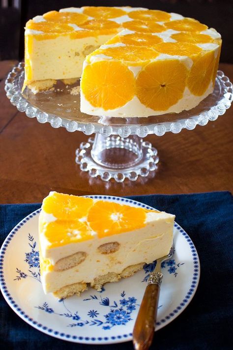 Moose Dessert, Orange Mousse Cake, Upside Down Desserts, Orange Recipes Dessert, Easy To Make Cake, Orange Cakes, Cake No Bake, Orange Mousse, Orange Dessert