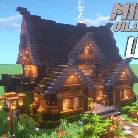 With an impressive structure, the Cozy Librarian House is extremely suitable for the rural village theme. The house is mainly made of wood with a combination of many different types of wood, so the main color of the house is brown, creating a cozy and charming feeling. House Minecraft Ideas, Minecraft House Ideas, Minecraft Village, Oak House, Minecraft Structures, Minecraft Farm, Rural Village, Cool Minecraft Houses, Rural House