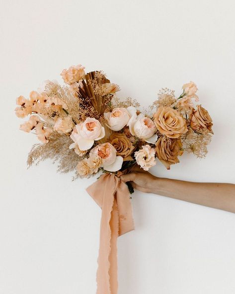 Details, Darling on Instagram: “We’re giving you beautiful organic flowers to start your week, darling! Florals: @cultivatedbyfaith Planning + Design: Kenzie from…” Neutral Boho Wedding Bouquet, Organic Bridal Bouquet, Bel Air Bay Club Wedding, Dahlia Bridal Bouquet, Mocha Wedding, Zion Wedding, Orange Bouquets, Mocha Mousse, Colorful Wedding Flowers