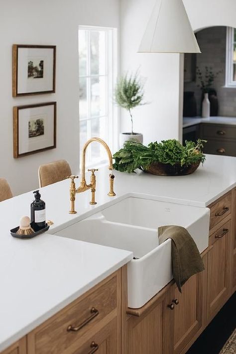 Modern Vintage Kitchen, Vintage Kitchen Sink, Jean Stoffer, Apron Sink, Oak Kitchen, Inspiration Photos, Painted Brick, Love Your Home, Beautiful Kitchens