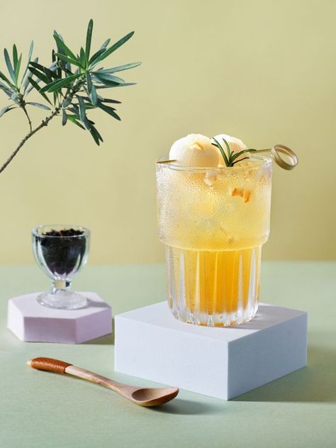 Ice Tea Photography, Lychee Tea, Product Background, Cocktail Decoration, Coffee Shop Branding, Coffee Shot, Fresh Drinks, Food Illustration Art, Coffee Cocktails