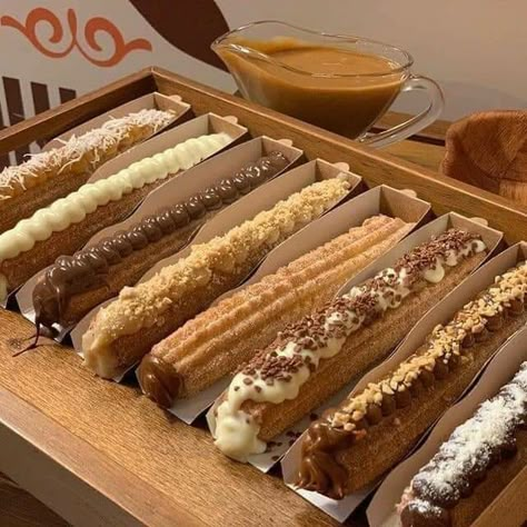 Mini Churros, Churros Recipe, Alien Stage, Sweet Snacks Recipes, Night Market, Craft Fair, Food Obsession, Cafe Food, Interesting Food Recipes