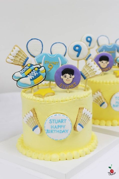 Badminton Theme Birthday Cakes for Twin Boys Badminton, shuttlecock, jersey, sneakers cookies decoration Badminton Theme Birthday Decoration, Badminton Cake Design, Sneakers Cookies, Badminton Cake Ideas, Badminton Theme Cake, Badminton Cake, Fnaf Cake, Badminton Quotes, Badminton Shuttlecock