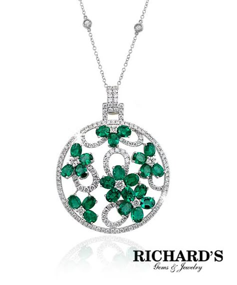 Emerald and diamond round flower pendant set in 18K white gold Circle With Flowers, Anodized Aluminum Jewelry, Green Lily, Diamond Pendant Jewelry, Bridal Necklace Designs, Diamond Pendants Designs, Bracelet And Ring, Antique Gold Jewelry Indian, Aluminum Jewelry