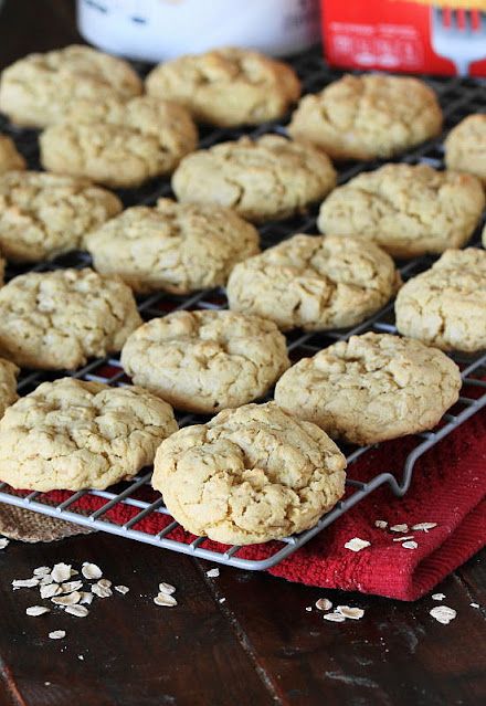 Oatmeal Cake Mix Cookies, Cake Mix Oatmeal Raisin Cookies, Cake Mix Oatmeal Cookies, Oatmeal Christmas Cookies, Oatmeal Applesauce Cookies, Christmas Spritz Cookies, Cookies 2023, Oatmeal Butterscotch Cookies, Zucchini Recipes Dessert