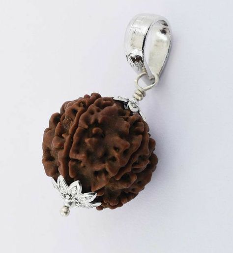 Rudraksha Jewelry, Om Jewelry, Gold Pendants For Men, Shiva Mantra, Silver Necklace Designs, Rudraksha Beads, Gold Rings Fashion, Mens Gold Jewelry, Gold Ring Designs