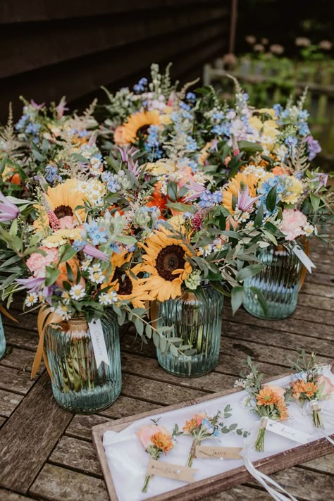 Pastel wedding bouquets with sunflowers with simple buttonholes Woodland Summer Wedding, Wild Flower Fall Wedding, Spring Boho Wedding Ideas, Spring Farm Wedding Colors, Wedding Ideas Flowers Bouquets, Wildflower And Pampas Grass Wedding, Wild Flower Wedding Theme Decor, Wild Flower Beach Wedding, June Country Wedding