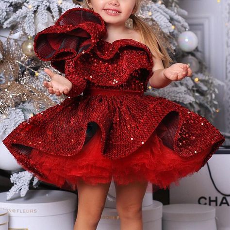 FSMKTZ wholesale new Oblique shoulder gown dress party dresses for baby girls for 5 months toddler baby red pretty clothes https://m.alibaba.com/product/11000003832351/FSMKTZ-wholesale-new-Oblique-shoulder-gown.html?__sceneInfo={"cacheTime":"1800000","type":"appDetailShare"} Lush Birthday Party, Costume Fleur, Walking Dress, Sequin Dress Party, Toddler Party Dress, Birthday Girl Dress, Girls Christmas Dresses, Birthday Party Dress