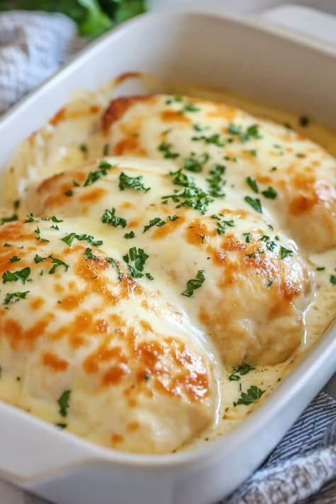 Cheesy Sour Cream Chicken Casserole, Smothered Chicken With Peppers And Onions And Cheese, Creamy Oven Baked Chicken Breast, Recipes With Chicken And Sour Cream, Dinner Ideas With Heavy Cream, Sour Cream Parmesan Chicken, Sour Cream Ranch Chicken, Creme Of Chicken Recipes Meals, Chicken And Blue Cheese Recipes