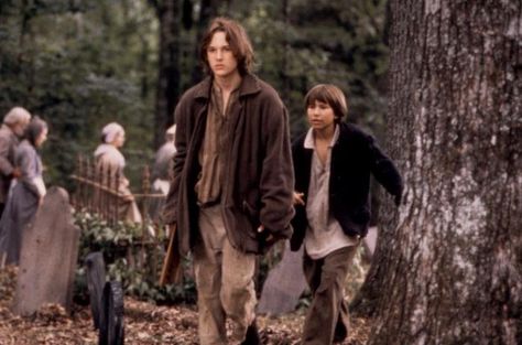 Costumes for BFFs: Tom Sawyer and Huckleberry Finn #jttlove Tom Sawyer And Huckleberry Finn, Two Person Halloween Costumes, Brad Renfro, 90s Boys, Jonathan Taylor Thomas, 1995 Movies, Jonathan Taylor, Scrapbook Images, Huckleberry Finn