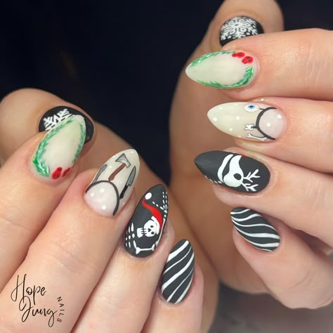 These are probably my top 10 favorite creepy Christmas nails🖤 decked out with skeletons, skull holly and morbid garland 😏 Inspo- Butcher & Blackbird @brynne_weaver Day 20 @lightelegancehq ​​​​​​​​ ​​​​​​​​ #lightelegancegel #lightelegance #lefaves #lerocks #holidayseason #holidaynails #christmas #christmasnails #lebuttercreams #spookychristmas #creepmas #nailart #handpainted #nailpro #leeducator #whatsinsidematters #nails #nailsoftheday #mke #mkenails #mkesalon #leeducator #mkexplore #al... Gothic Thanksgiving Nails, Christmas Horror Nails, Anti Christmas Nails, Witchy Christmas Nails, Creepmas Nails, Gothmas Nails, Stitch Christmas Nails, Grunge Christmas Nails, Creepy Christmas Nails