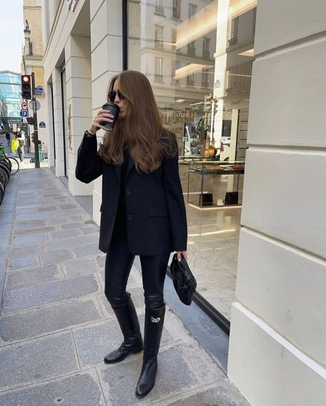 Cute All Black Outfits, Paris Winter Fashion, Riding Boot Outfits, Manifesting Board, Casual Brunch Outfit, Brunch Outfits, Winter Boots Outfits, Riding Boots Fashion, Winter Fashion Outfits Casual