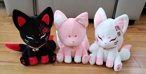 Black and red fox plushies Cute Pink Plushies, Kitsune Plushies, Kitsune Plush, Pink Kitsune, Creepy Plushies, Pink Plushie, Plushie Ideas, Cat Plushies, Cute Plush Toys