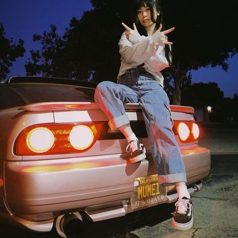 Japan 80's Aesthetic, Jdm Girls, Desenho Tom E Jerry, Jdm Drift, Car Poses, Cars Girls, Jdm Wallpaper, Best Jdm Cars, Drifting Cars